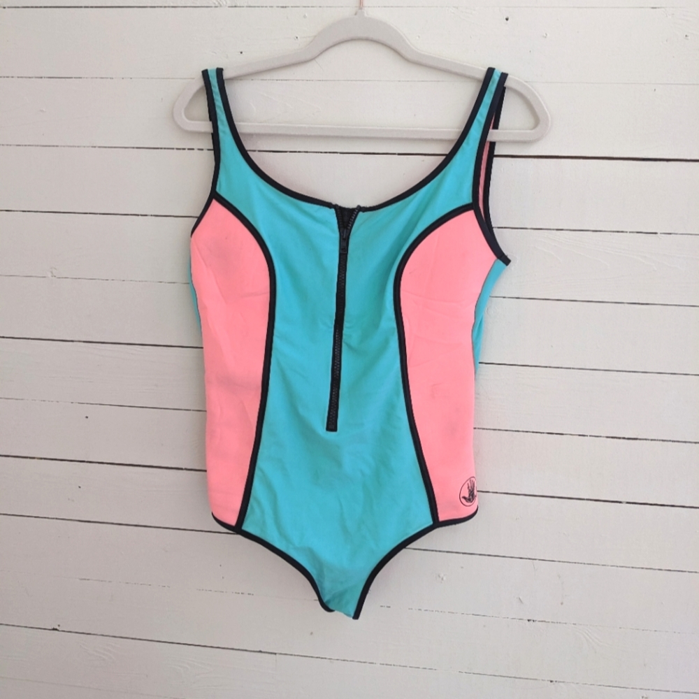Body Glove one piece bathing suit